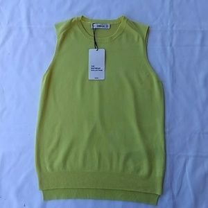 Simple and classy Zara sleeveless sweater top